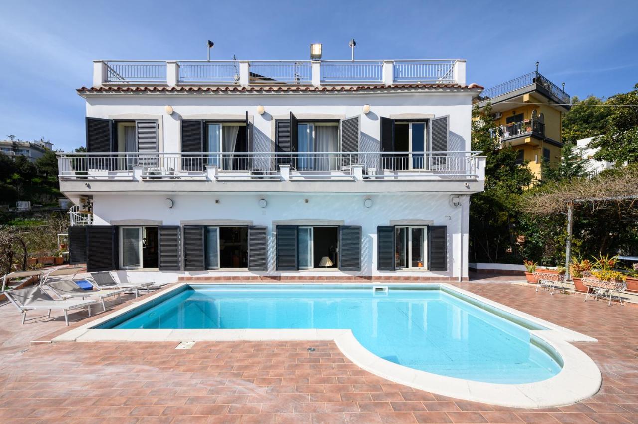 Villa Emilia Pozzuoli Bagian luar foto